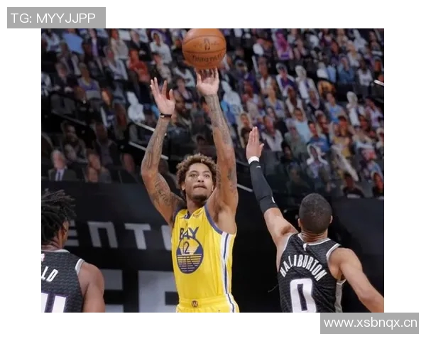 克拉克斯顿半场表现出色11投6中贡献13分7篮板2助攻1抢断 克拉克斯顿半场表现出色11投6中贡献13分7篮板2助攻1抢断