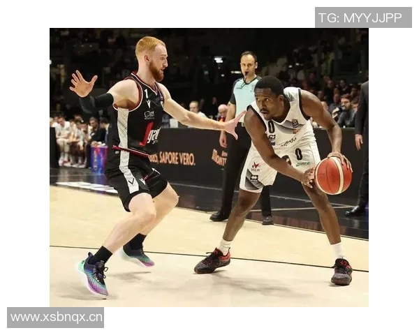 三球称赞克尼佩尔攻防俱佳明白在场上应做的正确决策 三球称赞克尼佩尔攻防俱佳明白在场上应做的正确决策