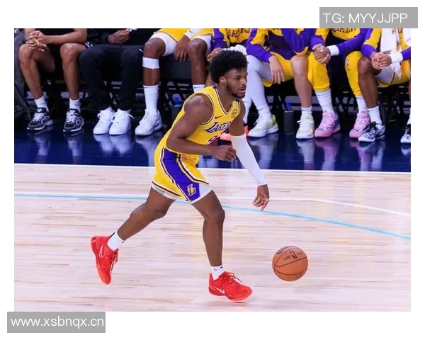 南湾湖人战胜圣克鲁兹勇士布朗尼贡献全能表现阿杜稳定发挥助队取胜 南湾湖人战胜圣克鲁兹勇士布朗尼贡献全能表现阿杜稳定发挥助队取胜