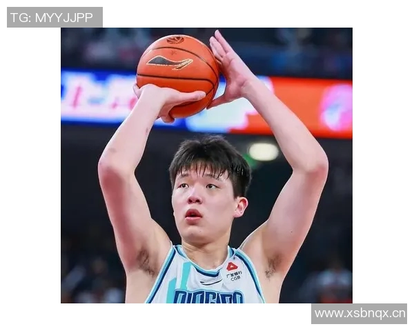 杨瀚森上半场未获出战机会罗威替补表现抢眼贡献4分3板 杨瀚森上半场未获出战机会罗威替补表现抢眼贡献4分3板