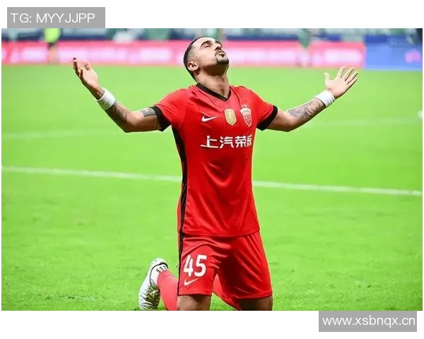 刘闻超带队海港在教学赛中以4-3逆转取胜莱昂纳多梅开二度助力球队 刘闻超带队海港在教学赛中以4-3逆转取胜莱昂纳多梅开二度助力球队