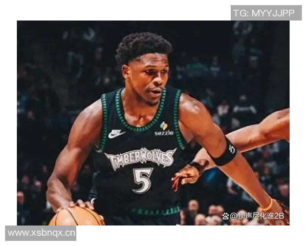 爱德华兹半场火力全开16投10中狂砍29分三分球命中率高达60